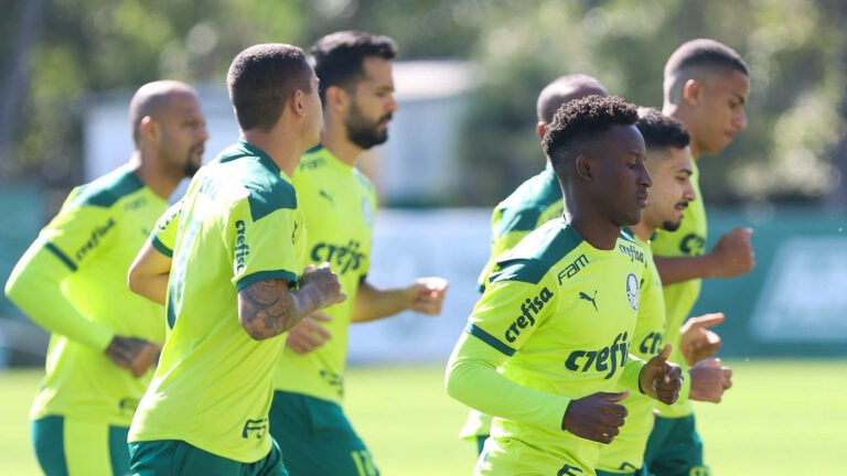 Palmeiras treina após empate com o Corinthians