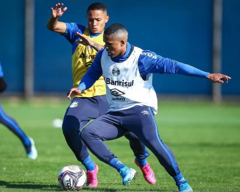 Douglas Costa dá último passo e está próximo de voltar a jogar pelo Grêmio