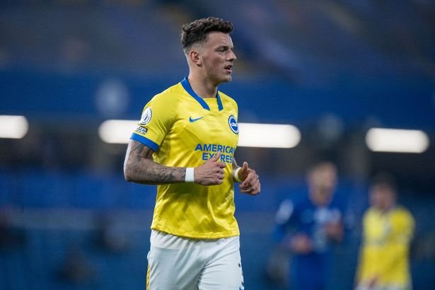 Carlo Ancelotti pede a contratação de Ben White