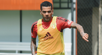 Em fase de recuperação, Daniel Alves, Benítez e Luan vão a campo com fisioterapeutas