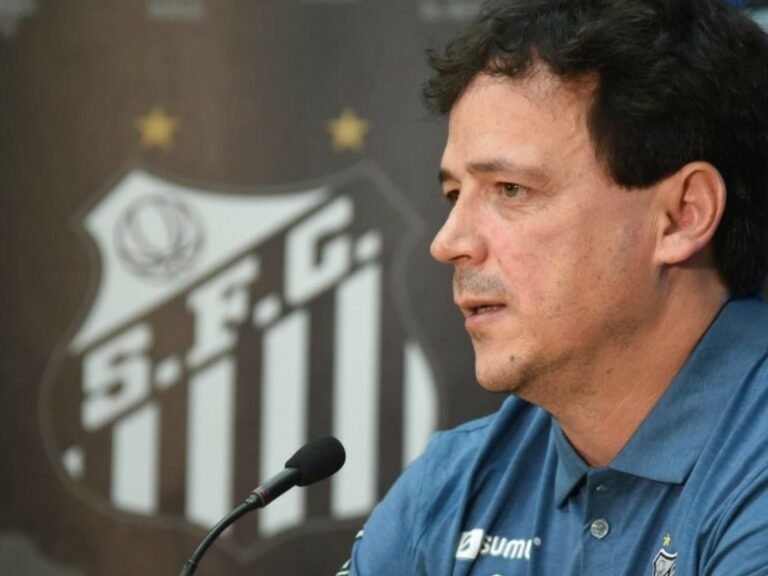 Fernando Diniz elogia Marinho após vitória do Santos: “É um jogador especial”