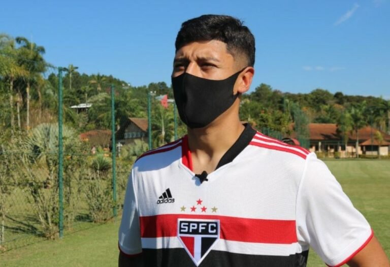 Facundo Milán anota hat-trick e São Paulo  goleia o rival Santos por 8 a 0 em amistoso sub-20