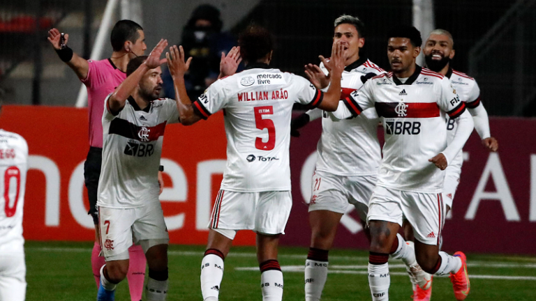 Solidez defensiva: Rogério Ceni pode bater sequência de Jorge Jesus no Flamengo