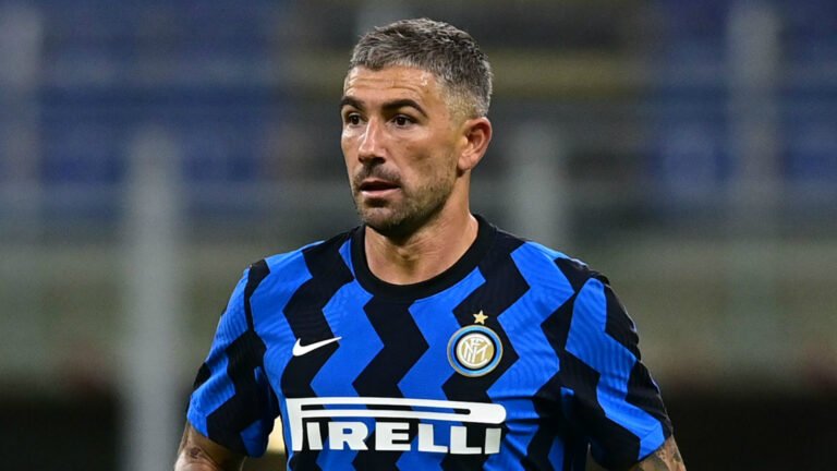 Inter de Milão negocia renovação com o defensor Kolarov