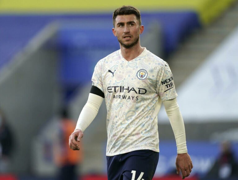 Barcelona quer a contratação de zagueiro do Manchester City
