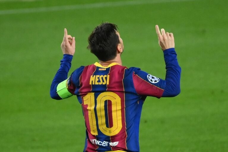 Barcelona renova com Messi e deve divulgar na próxima semana, diz jornalista
