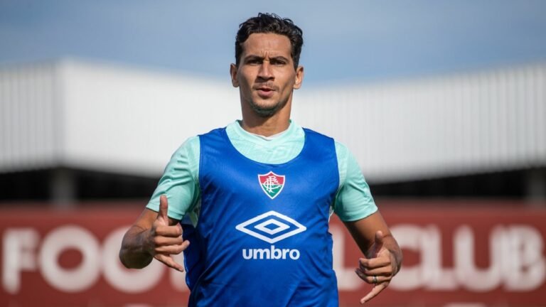 Santos estuda nova investida por Paulo Henrique Ganso, que continua sem espaço no Fluminense