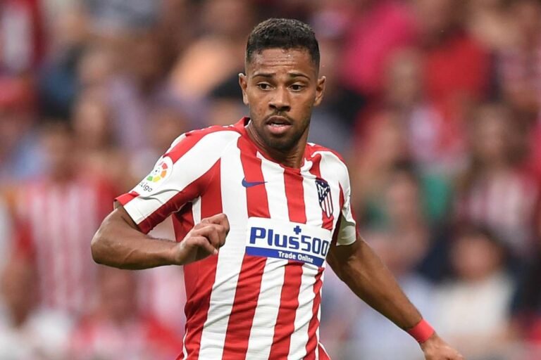 Atletico de Madrid decide pela permanência de Renan Lodi no elenco