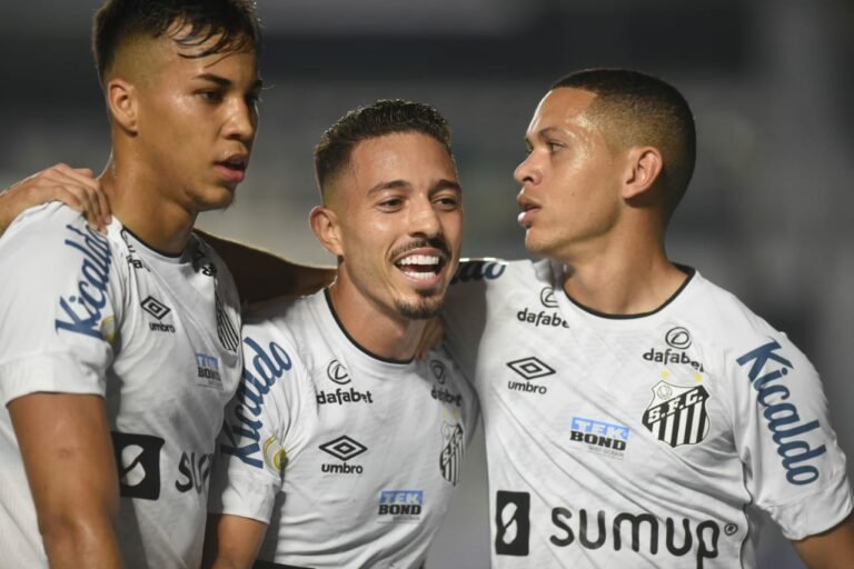 Santos terá sequência complicada de jogos no Brasileirão em junho; confira o calendário