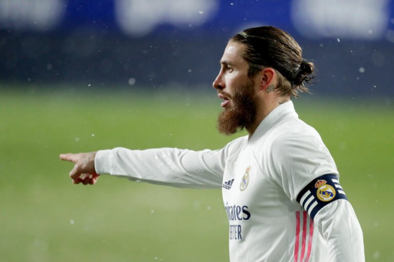 Sergio Ramos entra na mira da Roma; Mourinho já sondou ao zagueiro