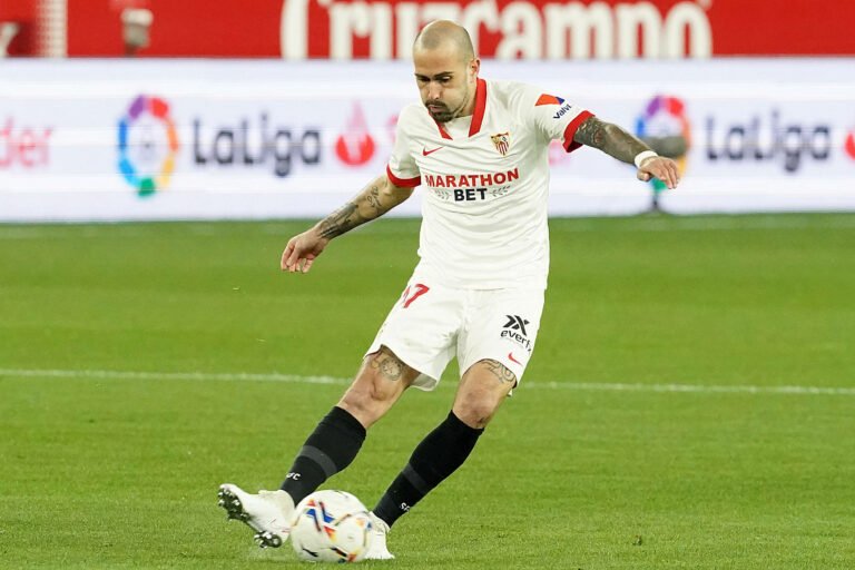 Benfica negocia contratação de Aleix Vidal