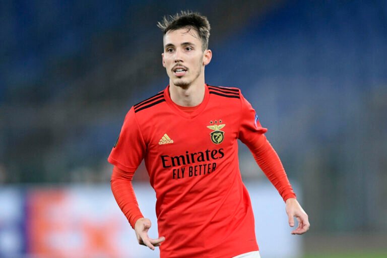 Manchester City iguala proposta da Lazio por Grimaldo