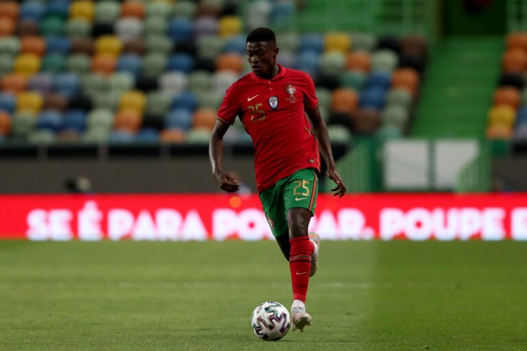 Sporting recusa oferta do Manchester City por Nuno Mendes