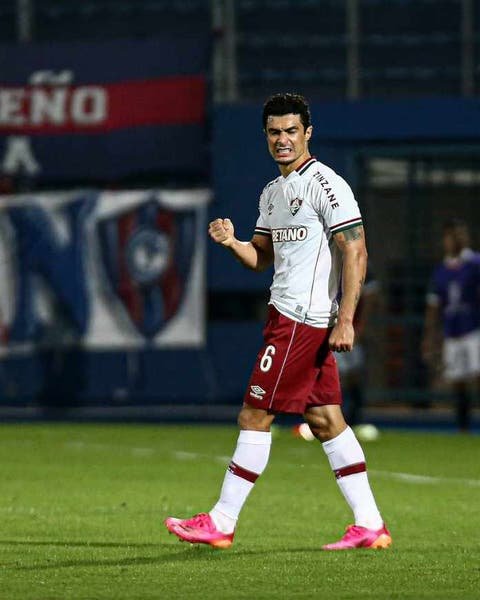 Egídio fala sobre a possibilidade de renovar com o Fluminense e muito mais