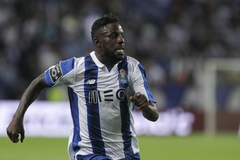 Oficial: Porto anuncia retorno de Varela