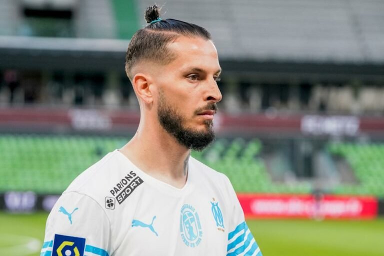 São Paulo tem “pressa” para fechar com Benedetto, mas salário é problema