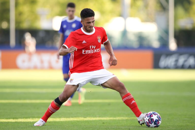 Gonçalo Ramos brilha pelo Benfica e afirma: ‘Estou aqui para disputar o meu lugar’