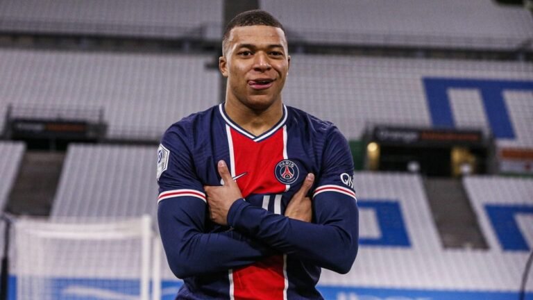Mbappé aceita renovar com PSG, mas quer ‘carta na manga’ facilitando saída para o Real Madrid