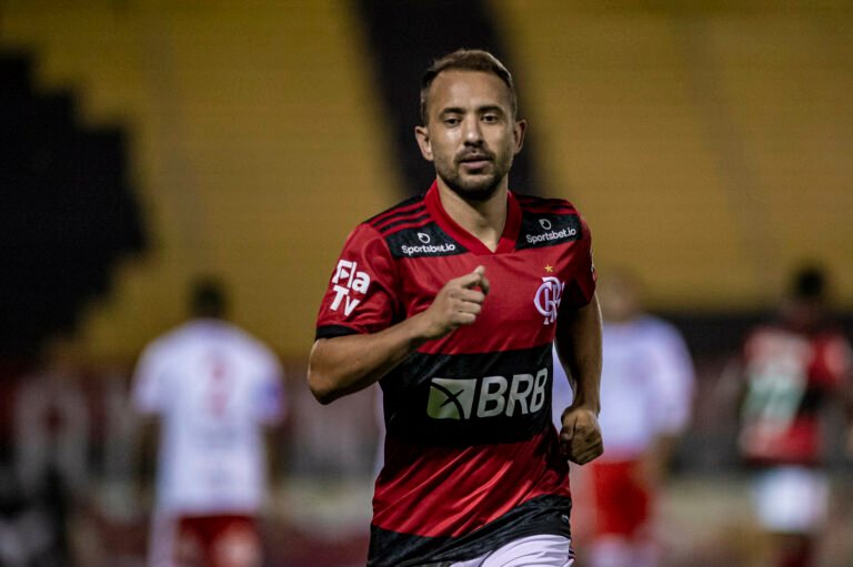 Com retorno de Everton Ribeiro, Flamengo divulga relacionados para partida contra Chapecoense