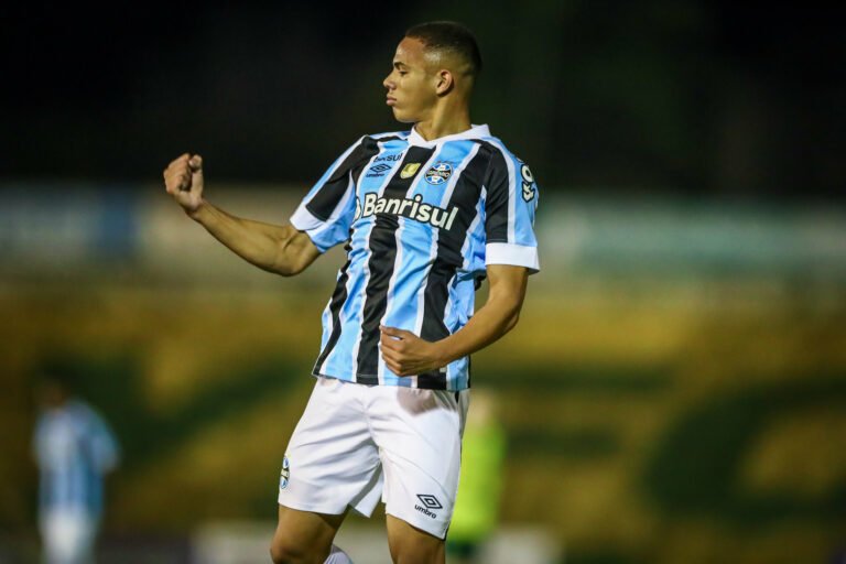 Spartak Moscou pede Vanderson para negociar Pedro Rocha com Grêmio