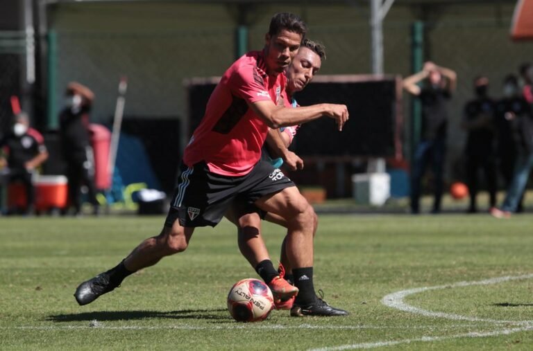 Ídolo do São Paulo, Hernanes não é relacionado pelo segundo jogo seguido
