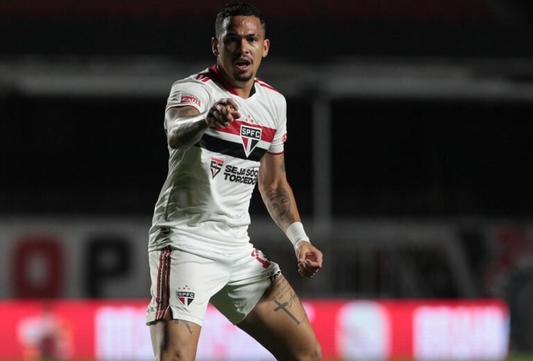 Sem Luciano, São Paulo viaja à Argentina para duelo decisivo contra o Racing