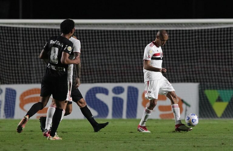 Miranda, Rigoni e Luciano devem desfalcar o São Paulo contra o Racing