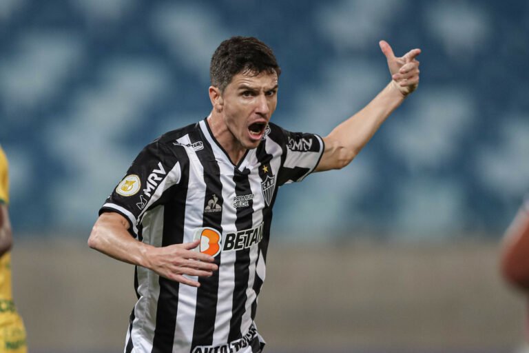 Atlético confirma lesão muscular de Nacho Fernandez