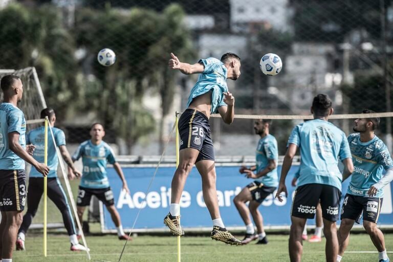 Com sequência de jogos, Santos encara adversário que não joga há quase dois meses