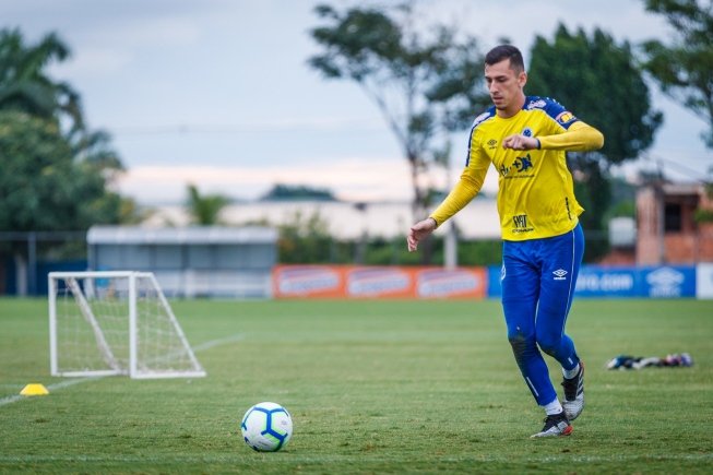 Cruzeiro libera, e Victor Eudes acerta com Marítimo
