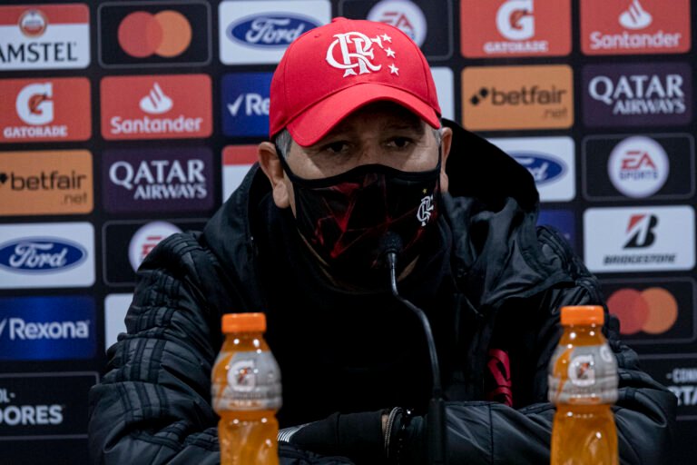 Renato Gaúcho dá aval e Flamengo avança em negociações por Kenedy e Thiago Mendes