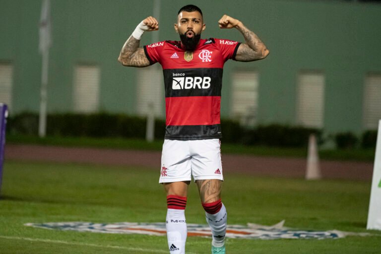 Gabigol supera Bebeto e se torna o segundo maior artilheiro do Flamengo na história do Brasileirão