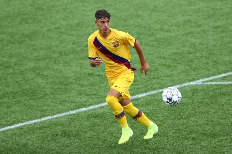 Sporting tem acordo por jogador do Barcelona, diz jornal