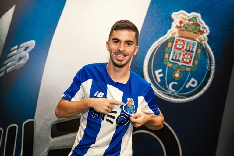 Wolverhampton pede mais tempo para comprar Vitinha