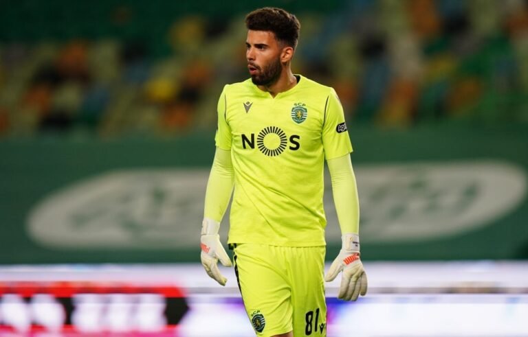 Sporting recebe proposta por Maximiano