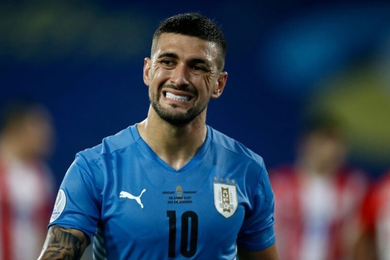 Entenda por que Arrascaeta ainda não renovou com o Flamengo