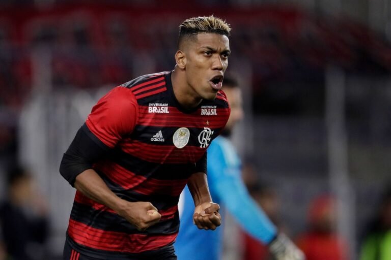 América Mineiro anuncia contratação de Berrío, ex-Flamengo