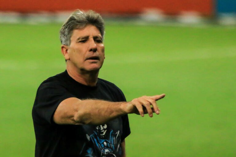 Primeira proposta do Flamengo não agrada Renato Gaúcho, mas ainda há otimismo por acerto