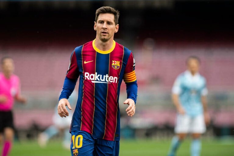 Barcelona acerta pendências com La Liga e fica próximo de anunciar renovação de Messi