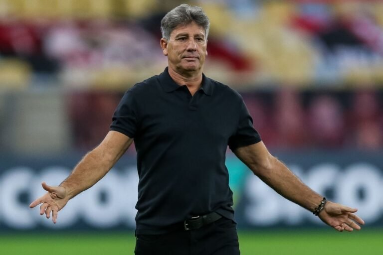 Novo técnico do Flamengo, Renato Gaúcho assistirá partida contra a Chapecoense no Maracanã