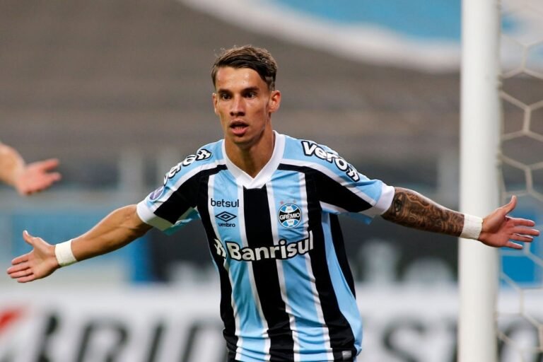 Clube árabe estuda aumentar proposta para contratar Ferreira, do Grêmio