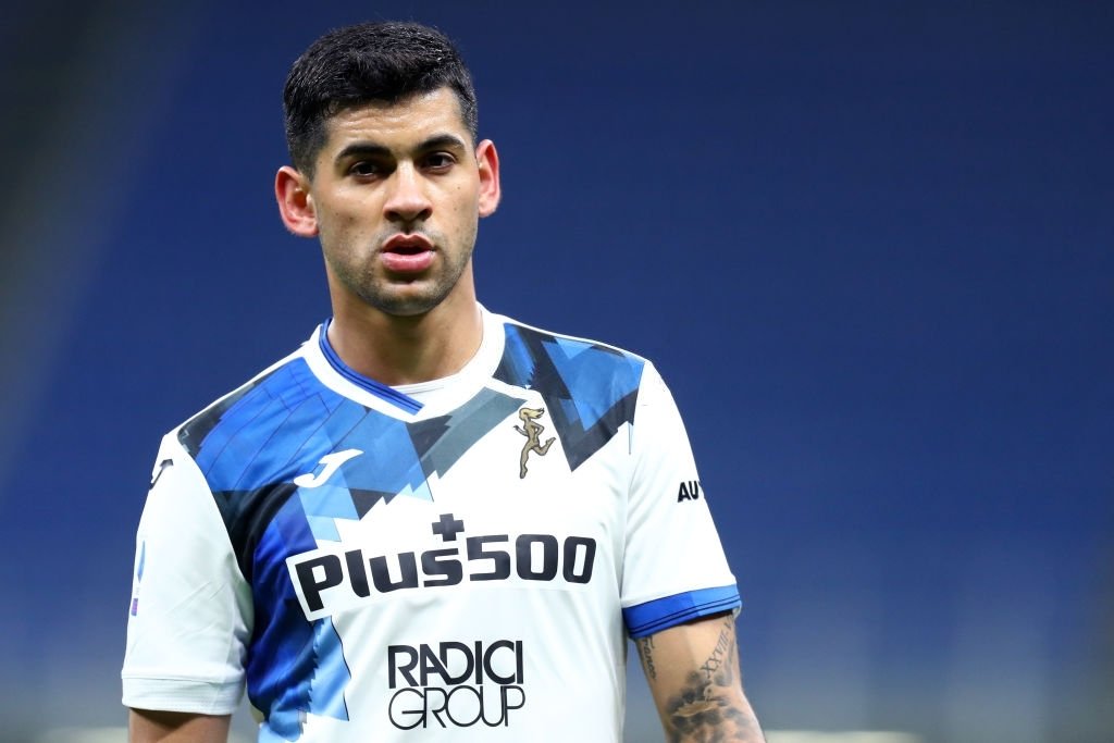 Tottenham pensa na possibilidade de contratar dois zagueiros