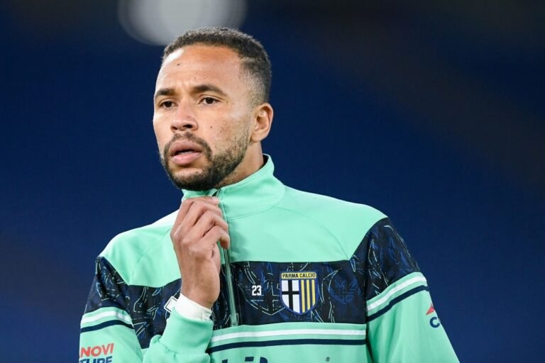 Sem Paulinho, Grêmio busca contratação de Hernani