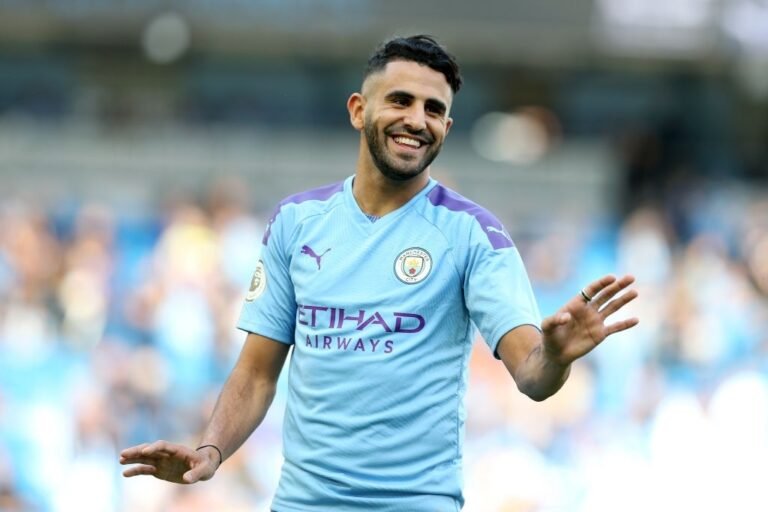 Manchester City trabalha na renovação de quatro jogadores