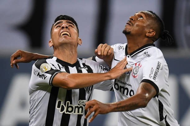 Atlético-MG encara Corinthians para manter boa fase e encostar no líder do Brasileirão