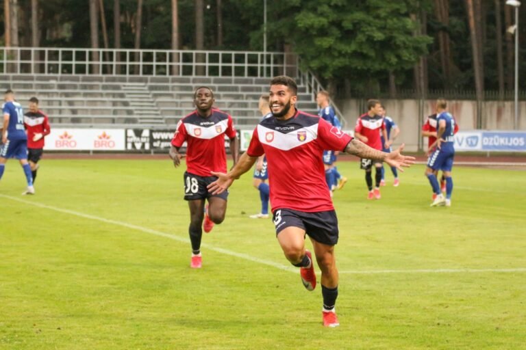 Henrique estreia com gol pela nova equipe na 1ª divisão da Lituânia
