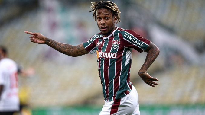 Julgado pelo STJD, Abel Hernández pega apenas uma partida de suspensão e está liberado para enfrentar o Palmeiras