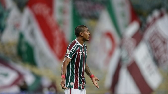 Jornalistas explicam longa ausência de John Kennedy no Fluminense