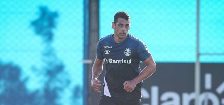 Com quatro desfalques importantes, Grêmio divulga relacionados para duelo da Copa do Brasil