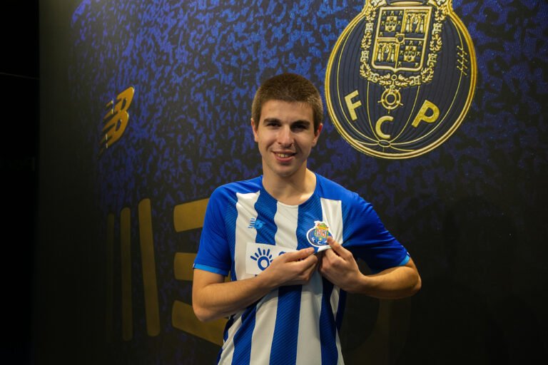 Oficial: FC Porto anuncia contratação de Giorgi Abuashvili